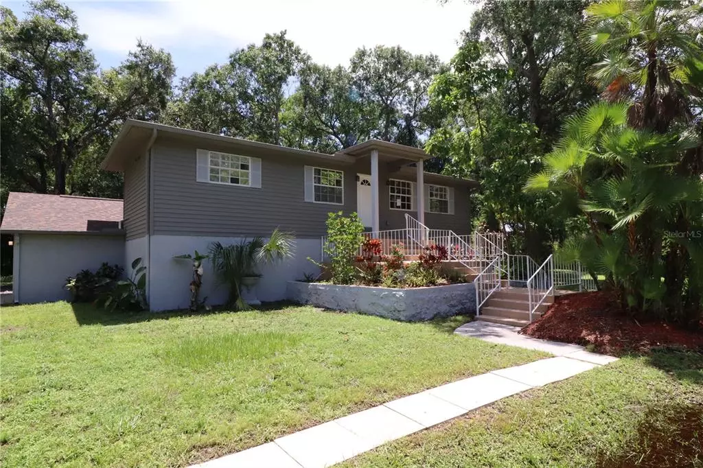 Ruskin, FL 33570,107 4TH ST NE