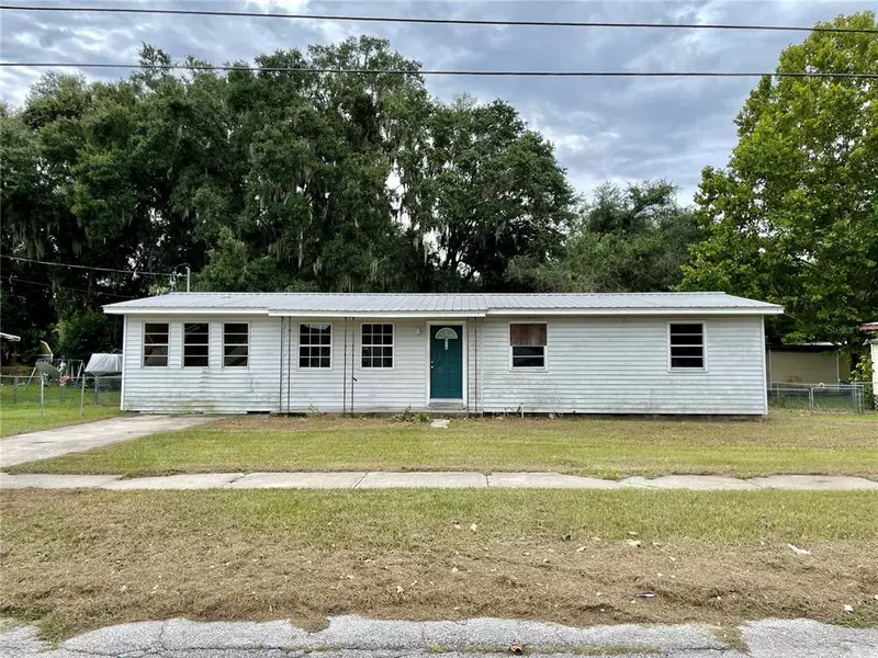 806 6TH ST NE, Fort Meade, FL 33841