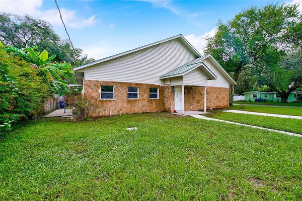 12401 N OAKLEAF AVE, Tampa, FL 33612