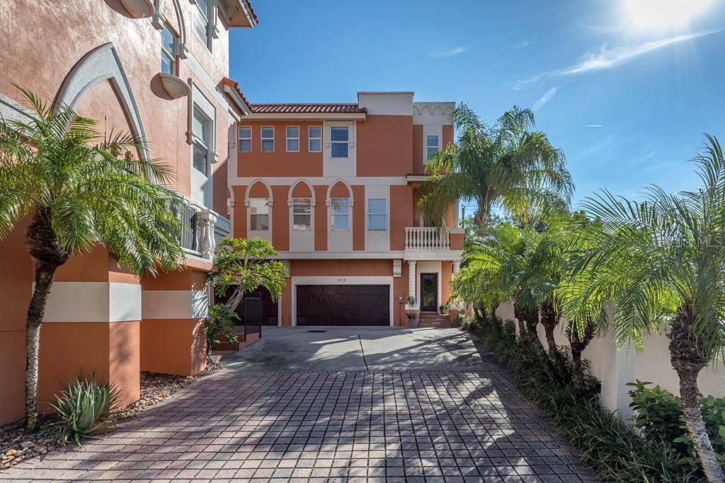 910 VILLA VENICIA WAY,  Tampa,  FL 33606