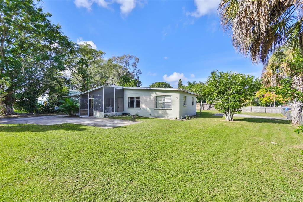 702 28TH STREET CIR E, Bradenton, FL 34208