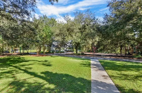 Lithia, FL 33547,5904 FLATWOODS MANOR CIR