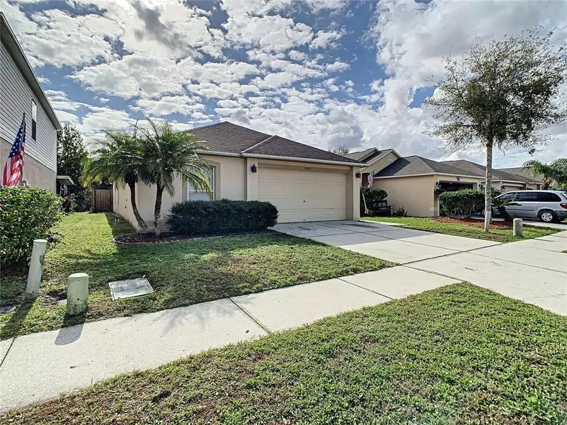 30610 BIRDHOUSE DR, Wesley Chapel, FL 33545