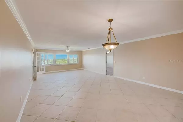 Belleair Bluffs, FL 33770,100 BLUFF VIEW DR #502A