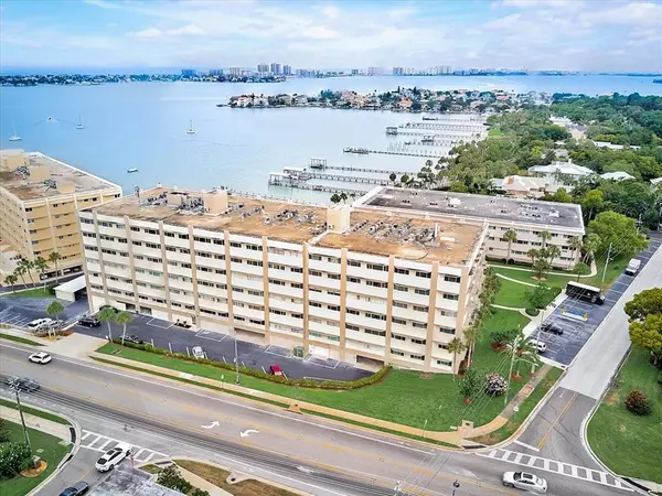 Belleair Bluffs, FL 33770,100 BLUFF VIEW DR #502A