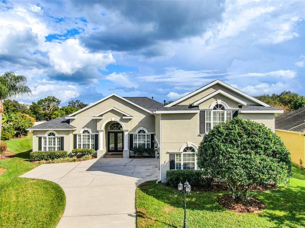 1022 CARRIAGE PARK DR, Valrico, FL 33594