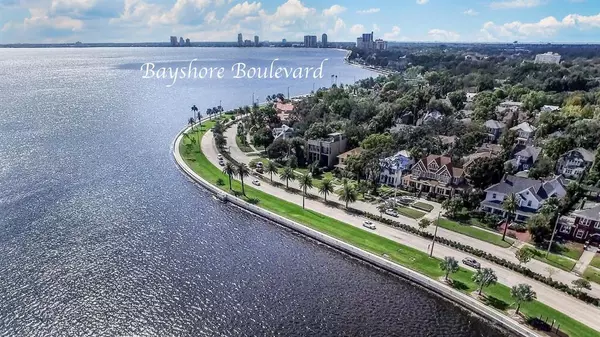 Tampa, FL 33611,4811 BAYSHORE BLVD #308