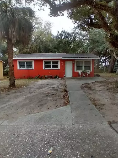 621 LINCOLN AVE, Tarpon Springs, FL 34689