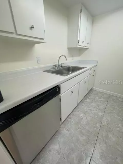 Tampa, FL 33614,4718 MICHAEL CT #116