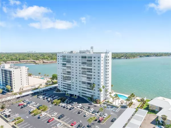 St Petersburg, FL 33711,7200 SUNSHINE SKYWAY LN S #5D