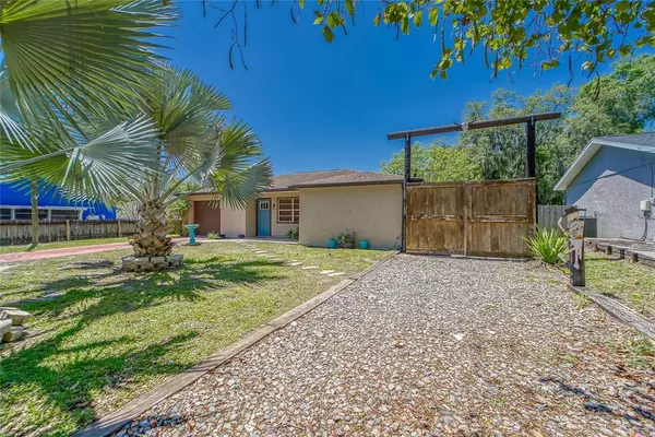 210 N MILLER RD, Valrico, FL 33594