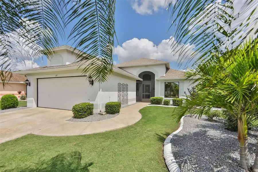 227 LINGER LN, Sun City Center, FL 33573