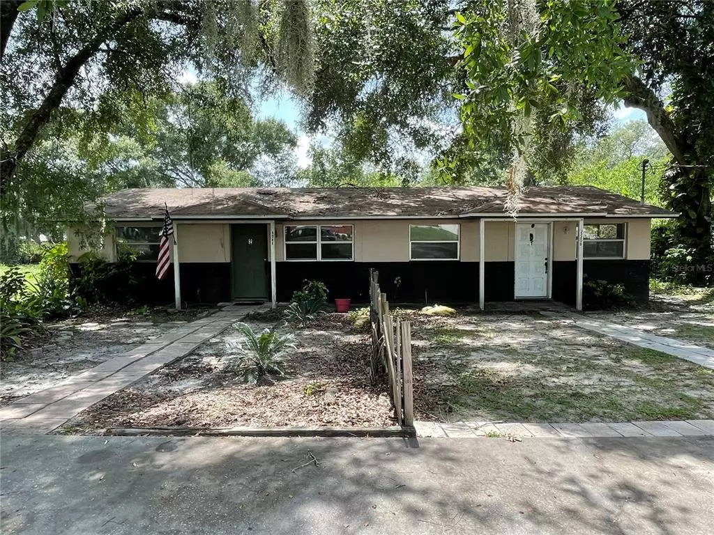 Seffner, FL 33584,5208 LLOYD ST