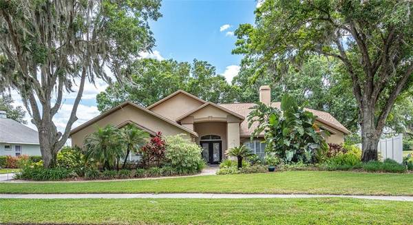 2226 EAGLE BLUFF DR, Valrico, FL 33596