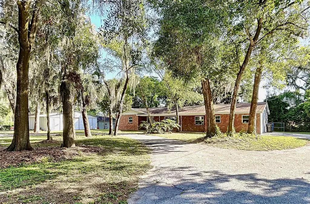 Valrico, FL 33596,2525 LITHIA PINECREST RD