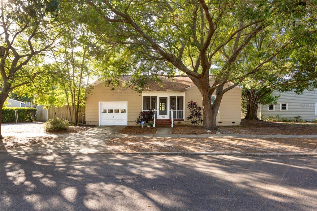 1224 GREENWOOD AVE N, St Petersburg, FL 33704