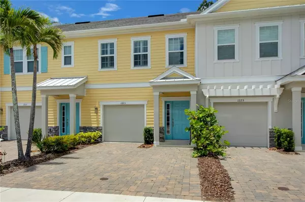 1223 SUNSET LN, Dunedin, FL 34698