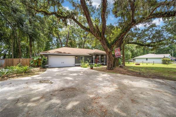 5975 S HIGHWAY 314A, Ocklawaha, FL 32179