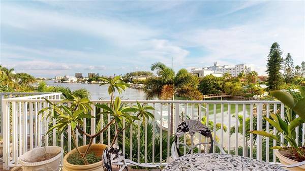 215 85TH AVE #5, Treasure Island, FL 33706