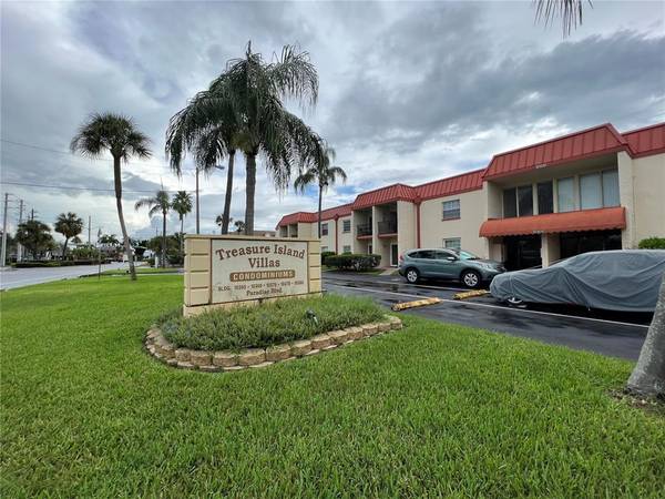 10365 PARADISE BLVD #21, Treasure Island, FL 33706