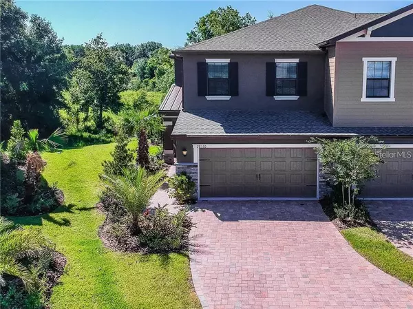 28510 TRANQUIL LAKE CIR, Wesley Chapel, FL 33543