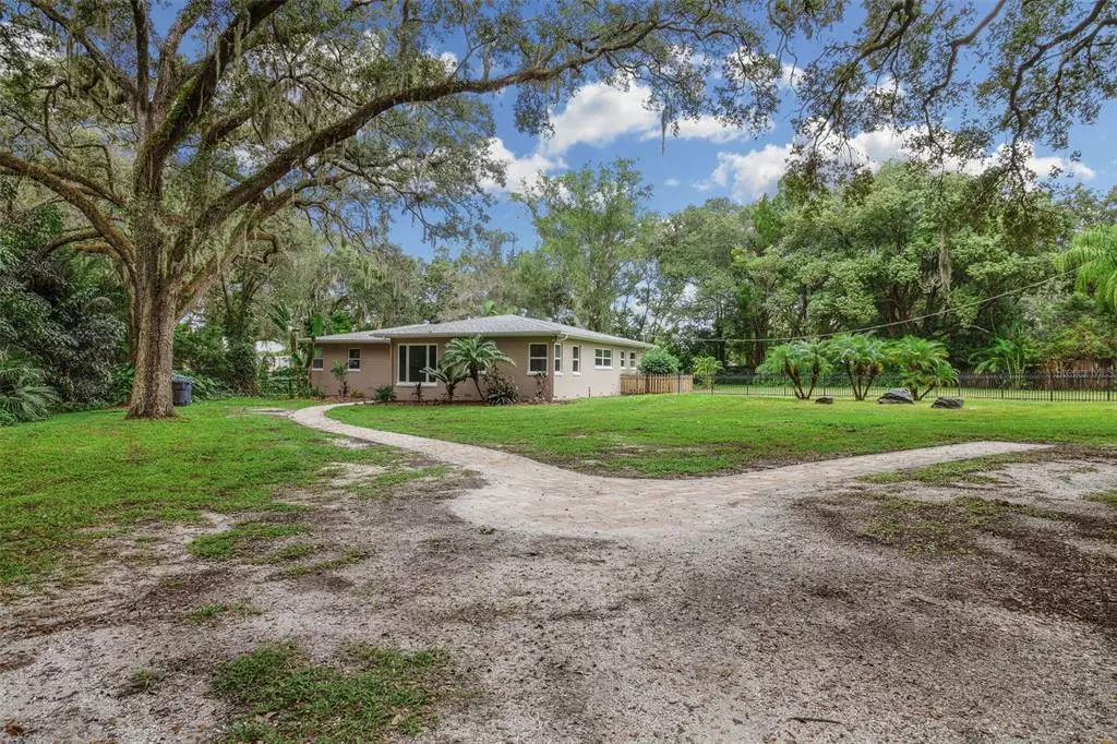 Seffner, FL 33584,4216 LAKEWOOD DR