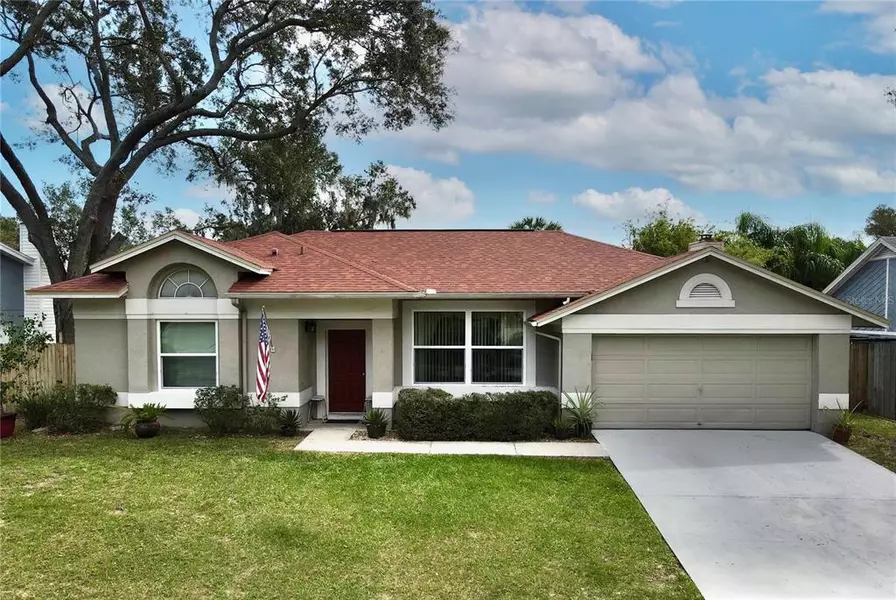 1913 ALAFIA OAKS DR, Valrico, FL 33596