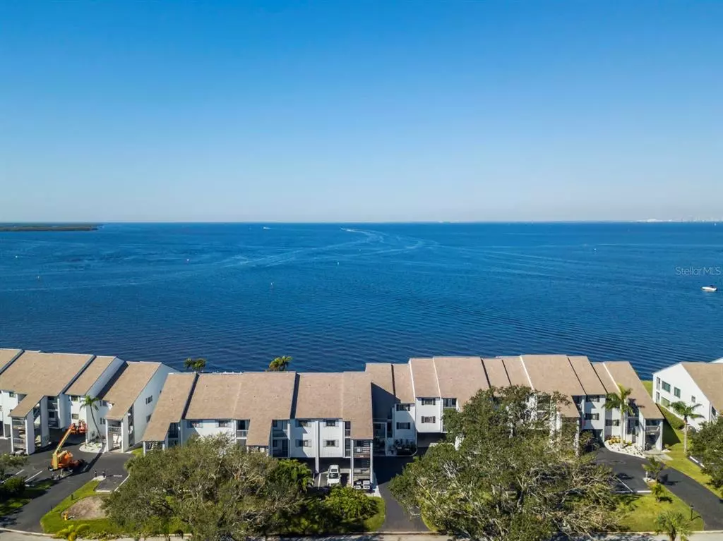 Ruskin, FL 33570,812 BAHIA DEL SOL DR #20
