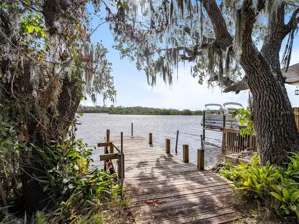 2642 RIVER BEND DR, Ruskin, FL 33570