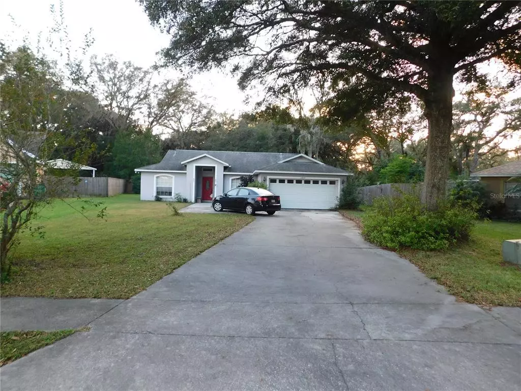 Zephyrhills, FL 33542,6827 OAKCREST WAY