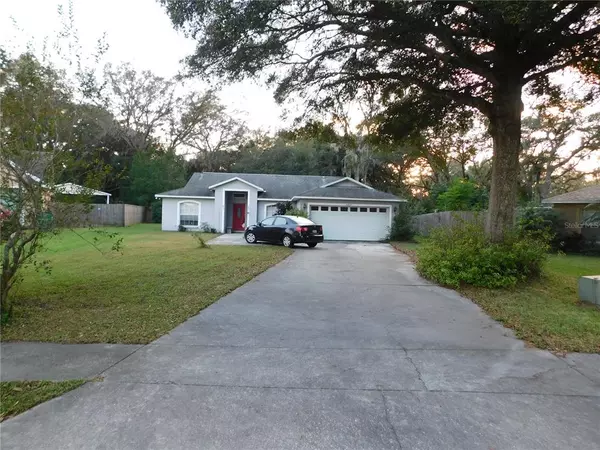 6827 OAKCREST WAY,  Zephyrhills,  FL 33542