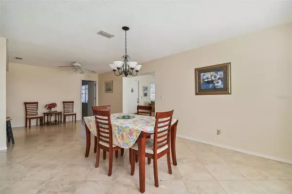 Sun City Center, FL 33573,2036 HAMPSTEAD CIR #272