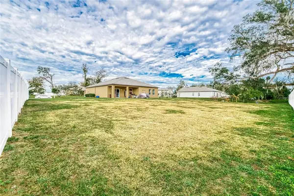 Seffner, FL 33584,733 GARDEN OAKS SQ