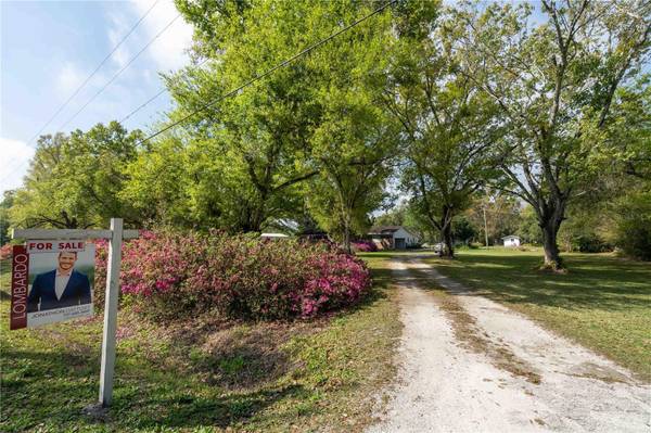 19722 DEER LAKE RD, Lutz, FL 33548