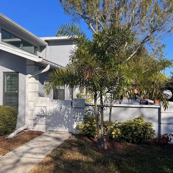 5861 CALAIS BLVD N #2, St Petersburg, FL 33714