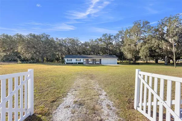 Zephyrhills, FL 33542,37442 MAYBERRY CT