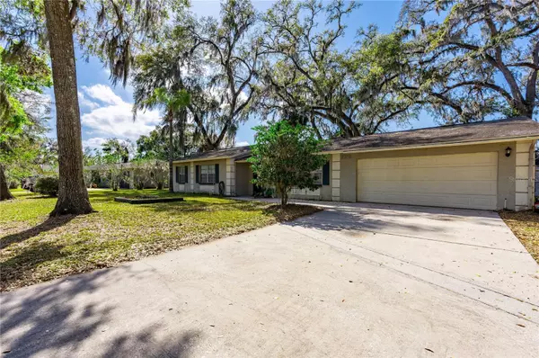 Seffner, FL 33584,2906 FOREST CIR