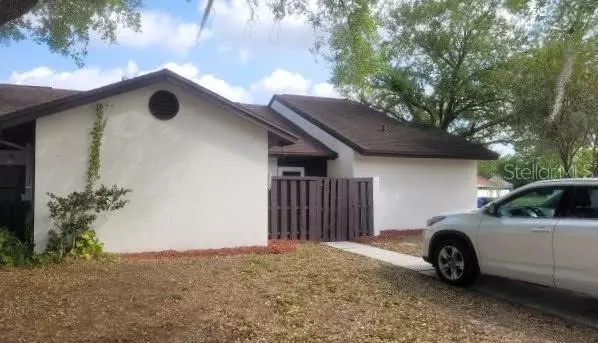 11101 SUMMER DR, Tampa, FL 33624