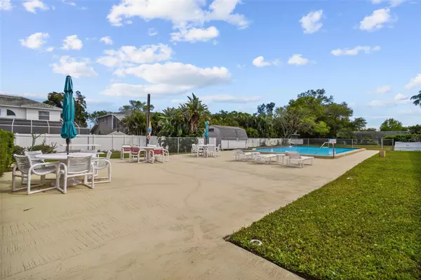 Seminole, FL 33772,12300 PARK BLVD #215