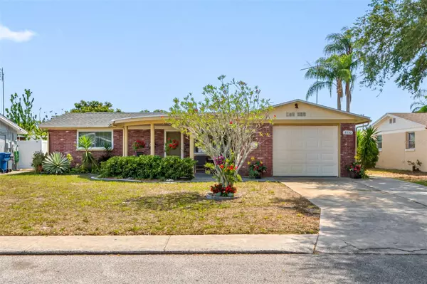 3530 HOOVER DR, Holiday, FL 34691