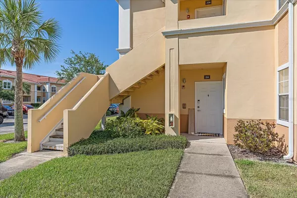 Sarasota, FL 34237,1020 VILLAGIO CIR #104