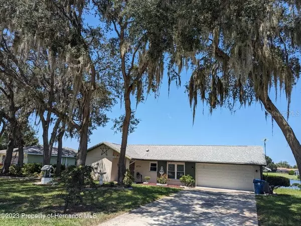 8775 HEATHER BLVD, Weeki Wachee, FL 34613