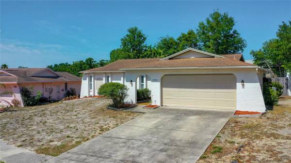 1404 HOLLOW OAK LN, Tarpon Springs, FL 34689