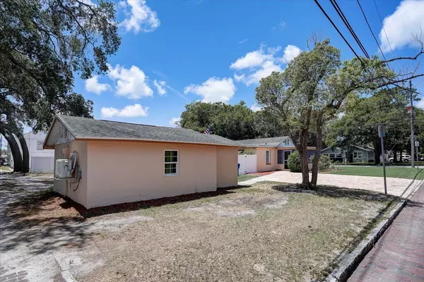 Largo, FL 33770,452 RIDGE RD SW