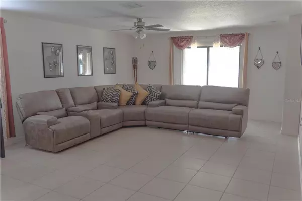 Ruskin, FL 33570,1001 CULBREATH GREEN CT