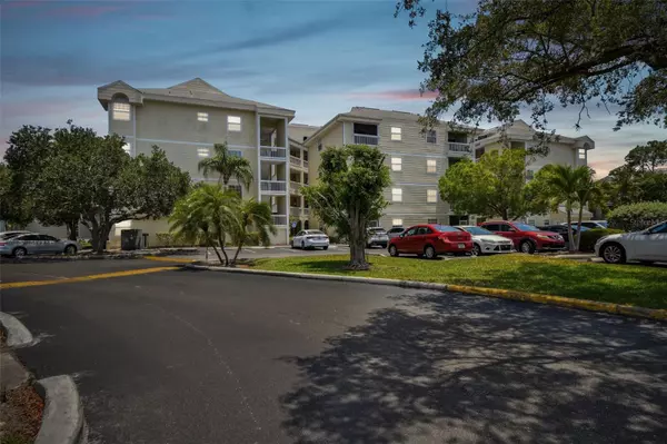 6817 STONES THROW CIR N #17203, St Petersburg, FL 33710