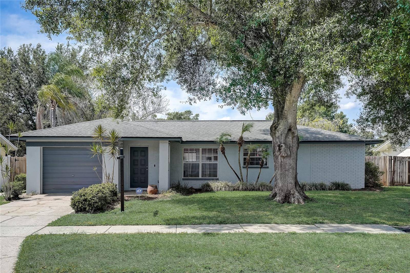 5018 LANDSMAN AVE, Tampa, FL 33625