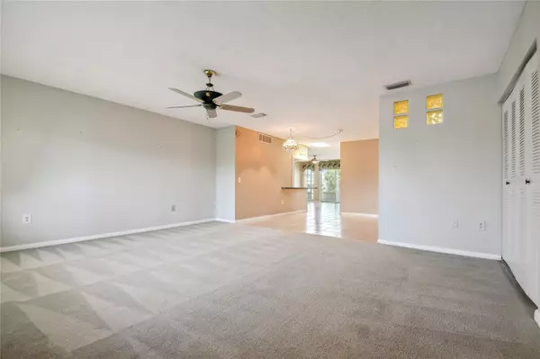 Sun City Center, FL 33573,1507 DEDHAM DR #18