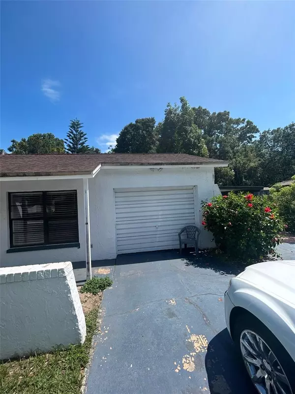 Seffner, FL 33584,216 CLAIRE DR