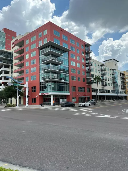 1120 E KENNEDY BLVD #517W, Tampa, FL 33602